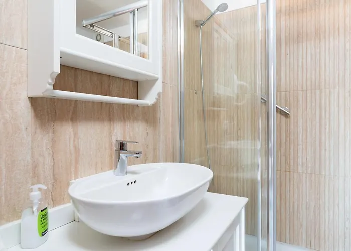 Exclusive Penthouse Playa Vistas 4 Close To The Sea And Beach, Aircondition For A Fee, Wifi, Terrace, Heated Pool Playa de las Américas