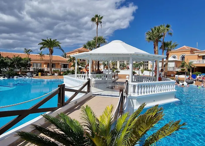 Exclusive Penthouse Playa Vistas 4 Close To The Sea And Beach, Aircondition For A Fee, Wifi, Terrace, Heated Pool * Playa de las Américas