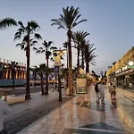 Exclusive Penthouse Playa Vistas 4 Close To The Sea And Beach, Aircondition For A Fee, Wifi, Terrace, Heated Pool Apartament Playa de las Americas (Tenerife)