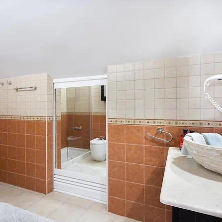 Exclusive Penthouse: Beachfront Oasis With Heated Pool Apartment Playa de las Americas (Tenerife)