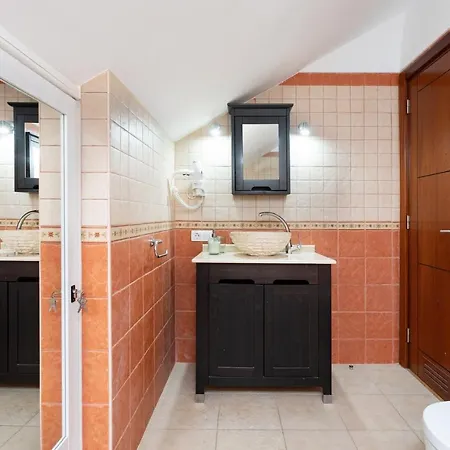 Apartment Exclusive Penthouse: Beachfront Oasis With Heated Pool Playa de las Americas (Tenerife)
