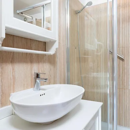 Exclusive Penthouse: Beachfront Oasis With Heated Pool Playa de las Americas (Tenerife)