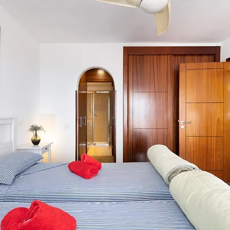 Exclusive Penthouse Playa Vistas 4 Close To The Sea And Beach, Aircondition For A Fee, Wifi, Terrace, Heated Pool * Playa de las Américas