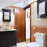 Exclusive Penthouse: Beachfront Oasis With Heated Pool Playa de las Americas (Tenerife)