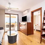 Exclusive Penthouse: Beachfront Oasis With Heated Pool