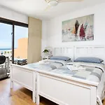 Exclusive Penthouse: Beachfront Oasis With Heated Pool *