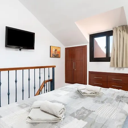 Daire Exclusive Penthouse Playa Vistas 4 Close To The Sea And Beach, Aircondition For A Fee, Wifi, Terrace, Heated Pool