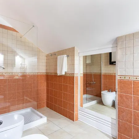 Daire Exclusive Penthouse Playa Vistas 4 Close To The Sea And Beach, Aircondition For A Fee, Wifi, Terrace, Heated Pool Playa de las Américas