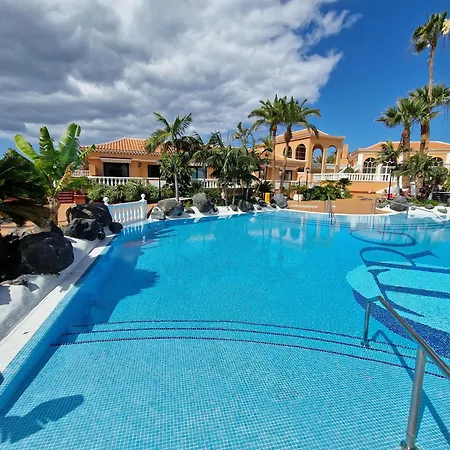 Exclusive Penthouse: Beachfront Oasis With Heated Pool