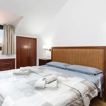 Daire Exclusive Penthouse Playa Vistas 4 Close To The Sea And Beach, Aircondition For A Fee, Wifi, Terrace, Heated Pool