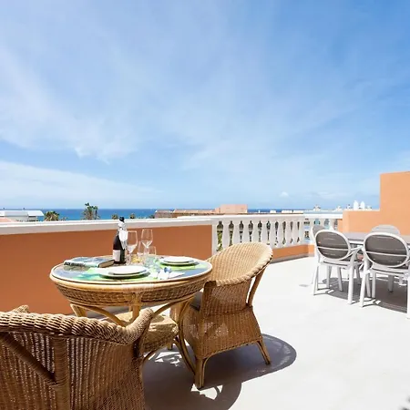 Daire Exclusive Penthouse Playa Vistas 4 Close To The Sea And Beach, Aircondition For A Fee, Wifi, Terrace, Heated Pool Playa de las Américas