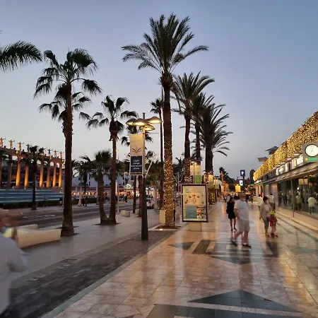 Exclusive Penthouse Playa Vistas 4 Close To The Sea And Beach, Aircondition For A Fee, Wifi, Terrace, Heated Pool Appartamento Playa de las Americas (Tenerife)