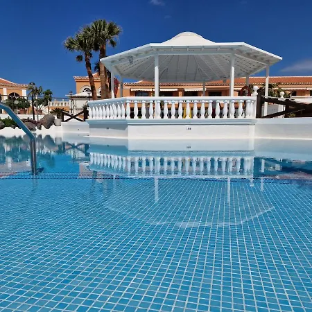 Exclusive Penthouse Playa Vistas 4 Close To The Sea And Beach, Aircondition For A Fee, Wifi, Terrace, Heated Pool Playa de las Americas (Tenerife)