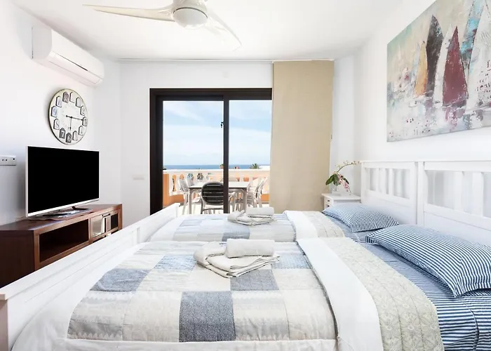 Apartment Exclusive Penthouse: Beachfront Oasis With Heated Pool