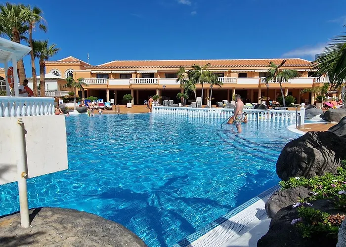 Exclusive Penthouse: Beachfront Oasis With Heated Pool Apartment Playa de las Americas (Tenerife)