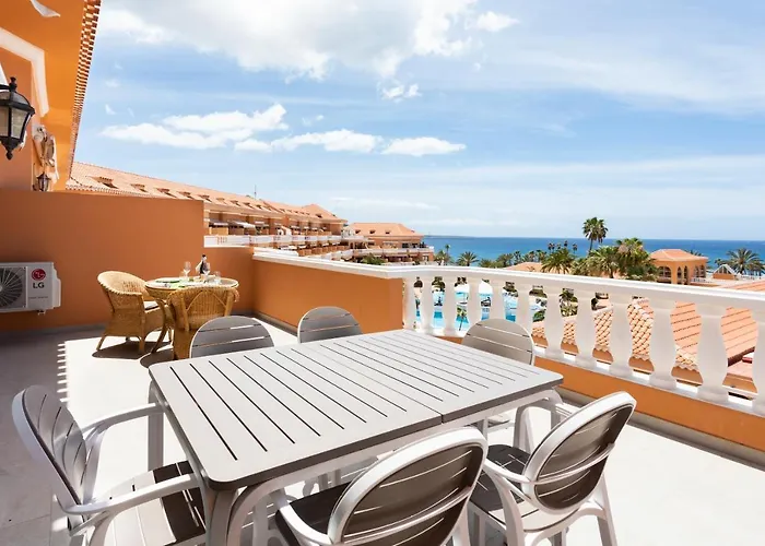 Exclusive Penthouse Playa Vistas 4 Close To The Sea And Beach, Aircondition For A Fee, Wifi, Terrace, Heated Pool * Playa de las Américas